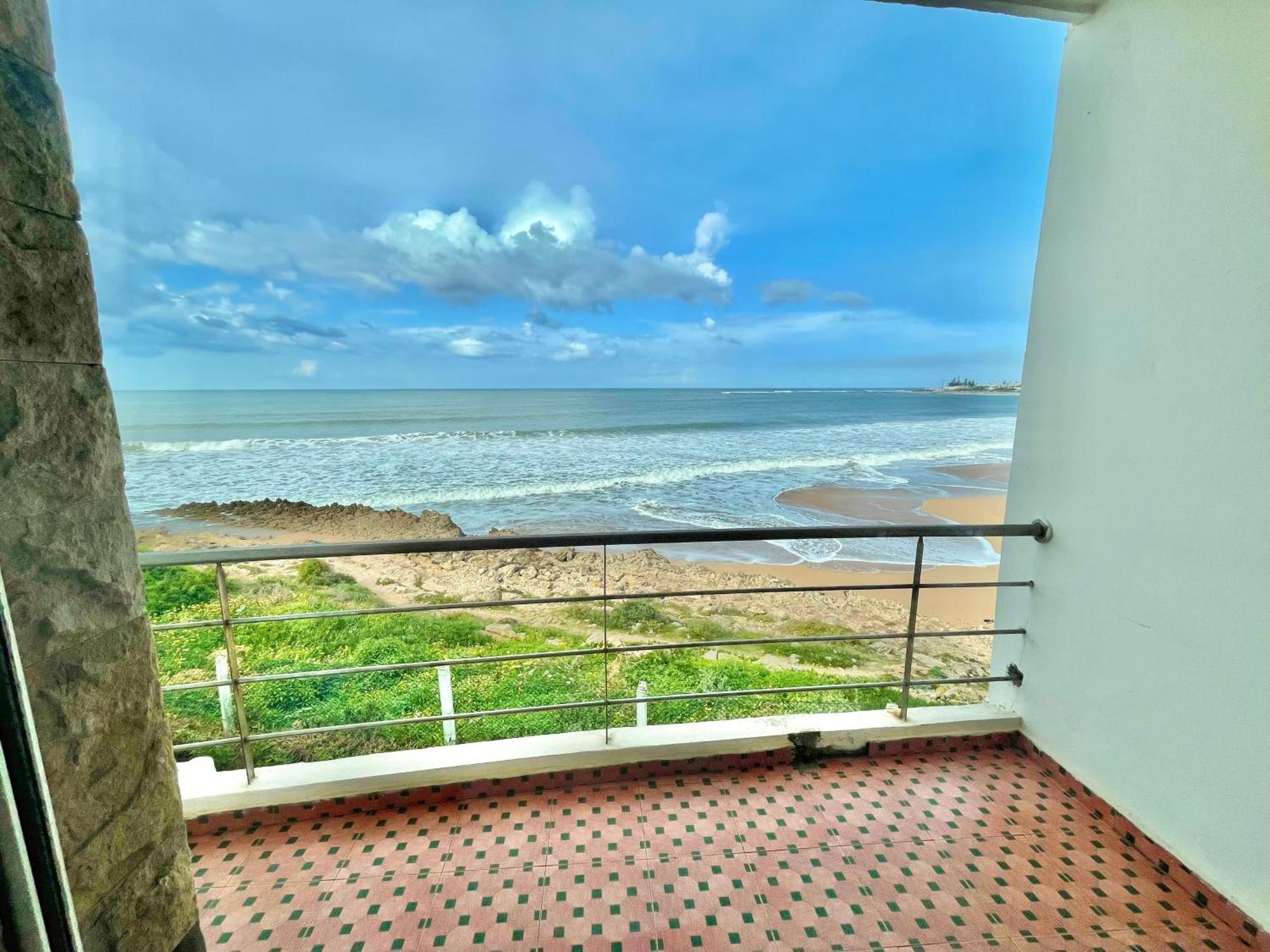 Splendid Beachfront Villa In Sidi Bouzid Beach With Pool Douar Ourlali Exterior photo